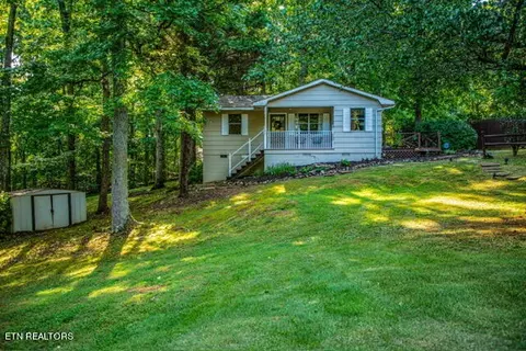 3266 High View Dr, Louisville, TN 37777