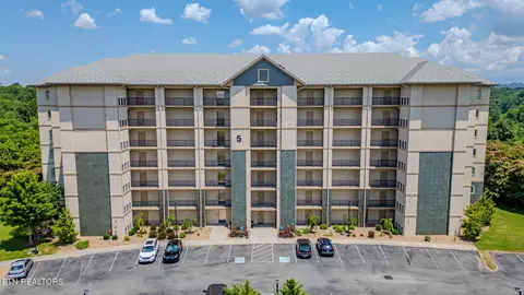 124 Plaza Dr #5601, Pigeon Forge, TN 37863
