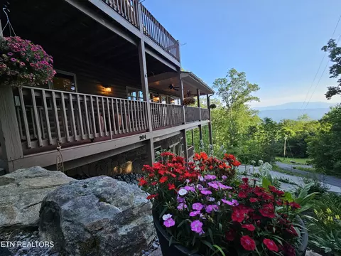 904 Glasgow St, Sevierville, TN 37876