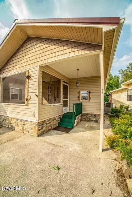 443 Mountain Thrush Dr, Townsend, TN 37882