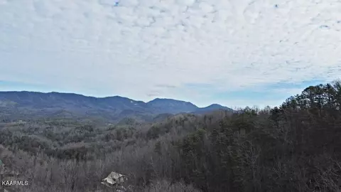 34 Mountain Trl Ln, Sevierville, TN 37876