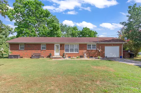 302 Stewart St, Tullahoma, TN 37388