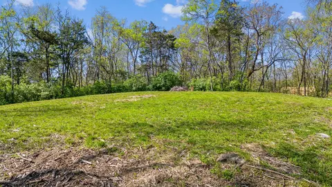 8377 Collins Rd, Nashville, TN 37221