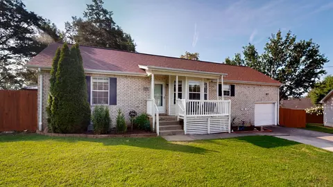 1305 Reinfield Ct, Smyrna, TN 37167