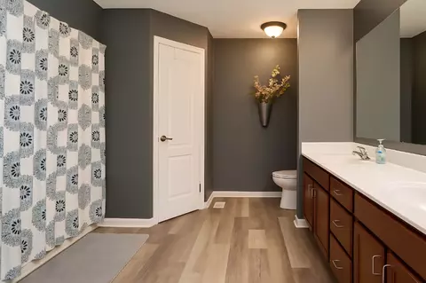 Bath - 2306 Centertree Dr, Murfreesboro, TN 37128 photo 1 of 3
