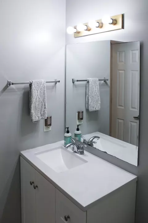 Bath - 2306 Centertree Dr, Murfreesboro, TN 37128 photo 3 of 3