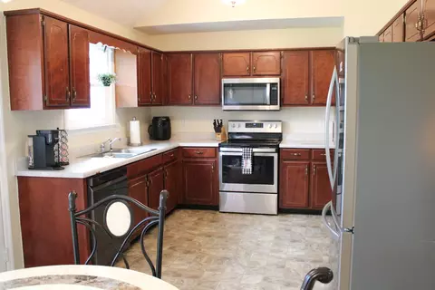 Kitchen - 2306 Centertree Dr, Murfreesboro, TN 37128 photo 2 of 2