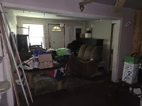 Living - 433 Womack St, Doyle, TN 38559 photo 1 of 2