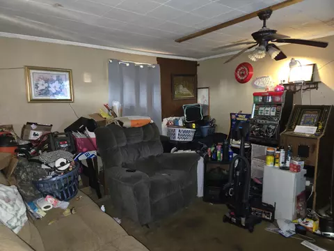 Living - 433 Womack St, Doyle, TN 38559 photo 2 of 2