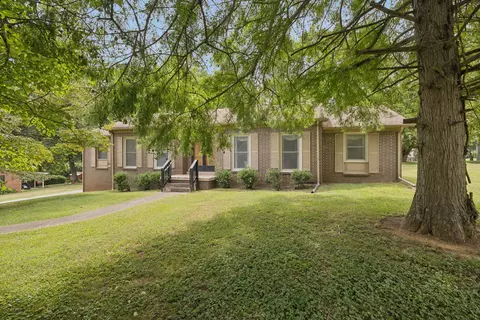1410 Windermere Dr, Columbia, TN 38401