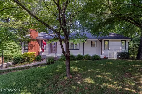 2805 Kenilworth Ln, Knoxville, TN 37917