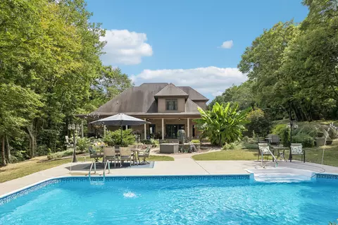 3852 Stonecrest Dr, Columbia, TN 38401