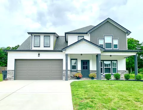 210 Crusaw Dr, Clarksville, TN 37043