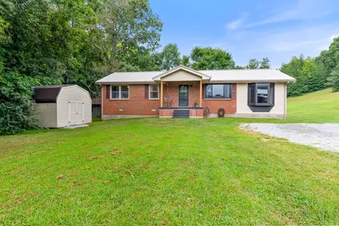 450 Upper Alsup Rd, Tennessee Ridge, TN 37178