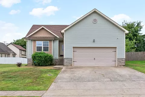 2305 Spike Ct, Clarksville, TN 37040