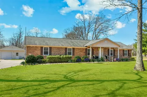203 Larkway Dr, Tullahoma, TN 37388
