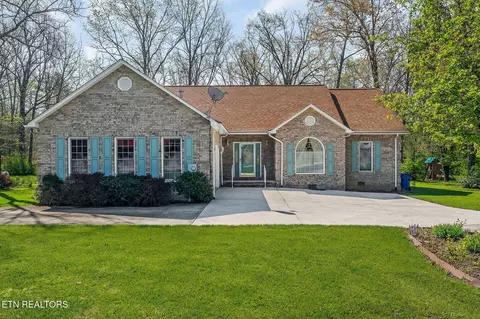 2155 Keno Dr, Crossville, TN 38572
