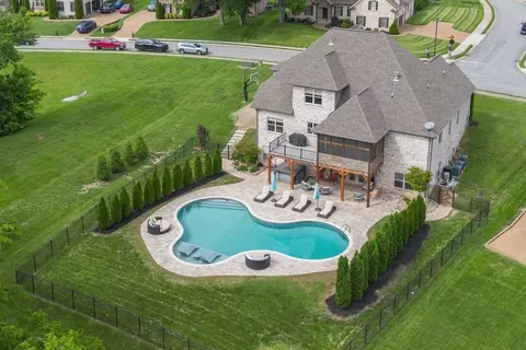 8027 Puddleduck Ln, Spring Hill, TN 37174