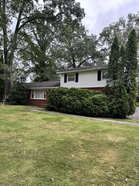 815 Westwood Dr, Tullahoma, TN 37388