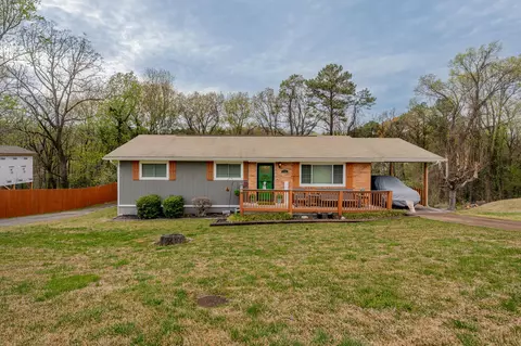 3745 Premium Dr, Chattanooga, TN 37415