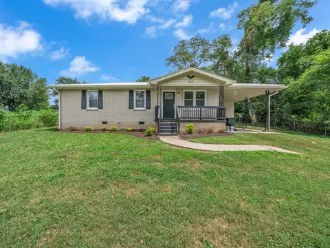105 S Adams St, Adams, TN 37010
