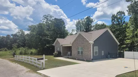 30034 Piper Dr, Bon Aqua, TN 37025