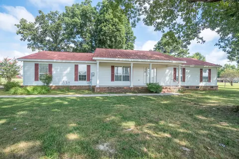 Exterior - 775 2nd Ave S, Loretto, TN 38469 photo 2 of 14