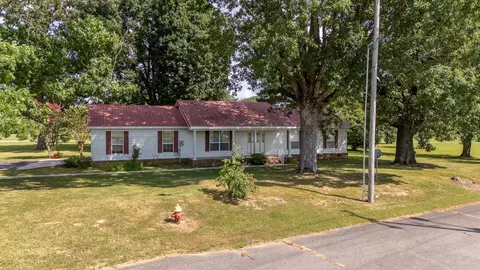 Exterior - 775 2nd Ave S, Loretto, TN 38469 photo 6 of 14