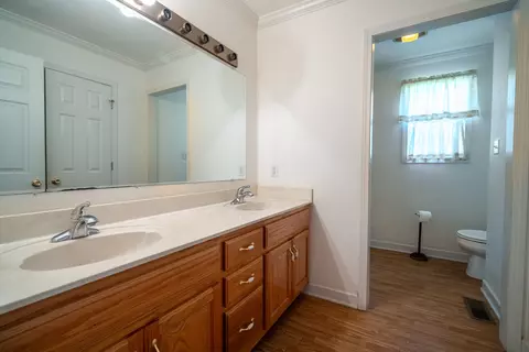 Bath - 775 2nd Ave S, Loretto, TN 38469 photo 3 of 3