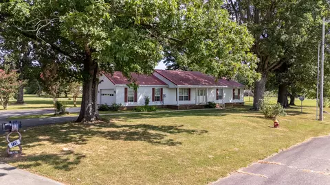 Exterior - 775 2nd Ave S, Loretto, TN 38469 photo 7 of 14