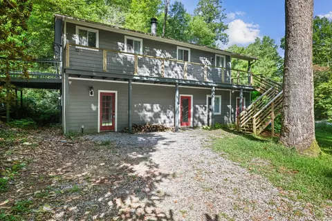 1050 Paint Pony Trl, Pegram, TN 37143
