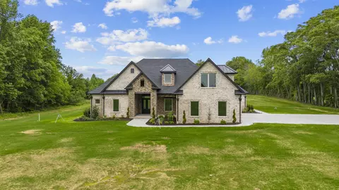 724 Bradshaw Rd, Lebanon, TN 37087