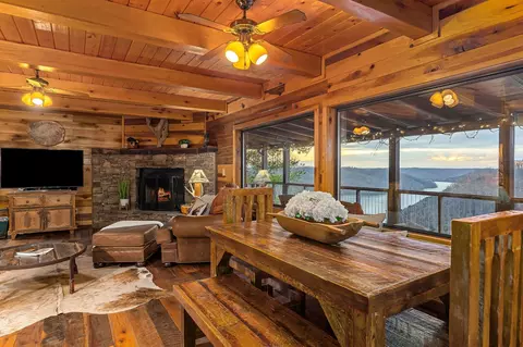 Dining - 207 Dillon Rd, Baxter, TN 38544 photo 1 of 1