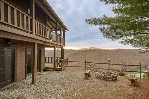 Exterior - 207 Dillon Rd, Baxter, TN 38544 photo 5 of 8