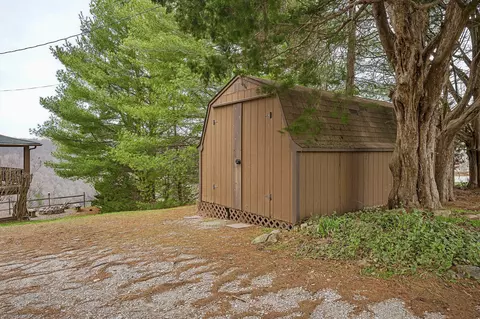 Exterior - 207 Dillon Rd, Baxter, TN 38544 photo 6 of 8