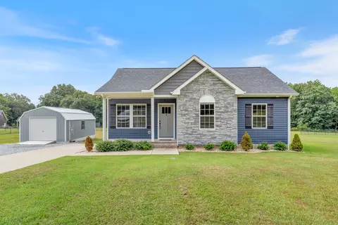 1092 Old County House Rd, Charlotte, TN 37036