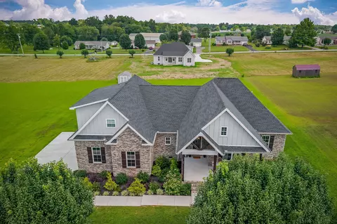 92 Hickory Grove Dr, Morrison, TN 37357