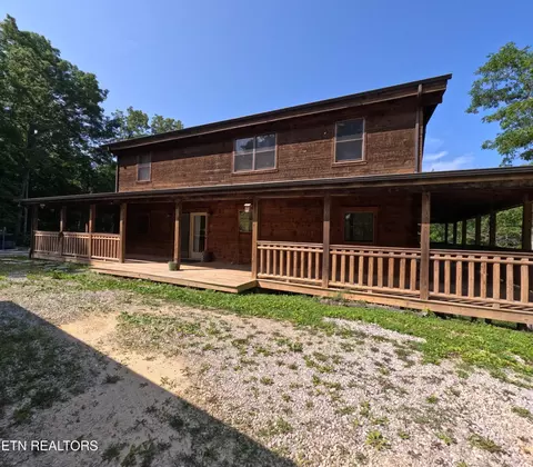 731 John J Smith Rd, Oneida, TN 37841