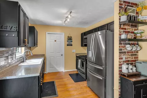 Kitchen - 190 Gaskins Rd, Dickson, TN 37055 photo 1 of 4
