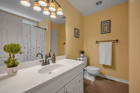 Bath - 190 Gaskins Rd, Dickson, TN 37055 photo 1 of 4