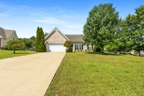 4002 Pennick Ct, Spring Hill, TN 37174