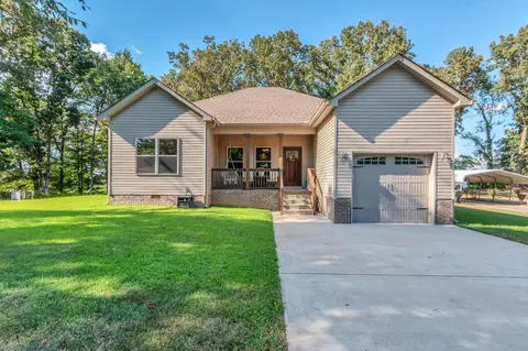 1027 Garton Rd, Burns, TN 37029
