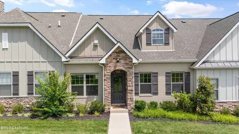 12626 Needlepoint Dr, Knoxville, TN 37934