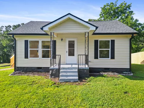 135 Hunt St, Rossville, GA 30741