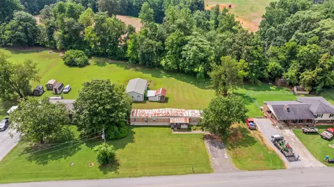 39 Hilltop Rd, Fayetteville, TN 37334