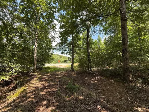 1014 Columbia Hwy, Hohenwald, TN 38462