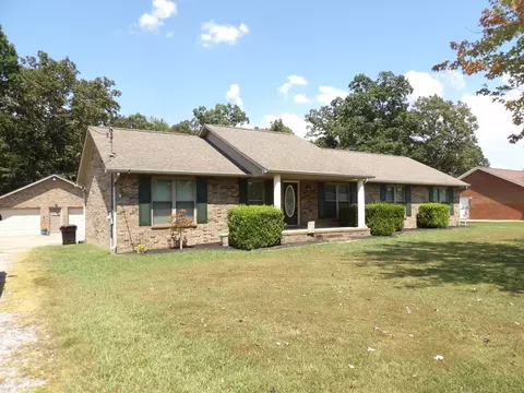 459 River Oaks Dr, New Johnsonville, TN 37134