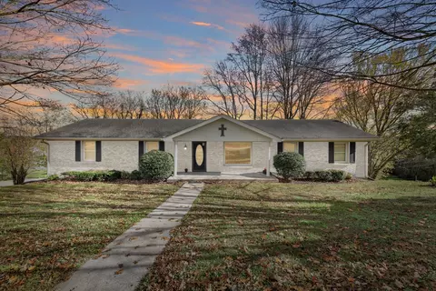 157 Hillcrest Cir, Gordonsville, TN 38563