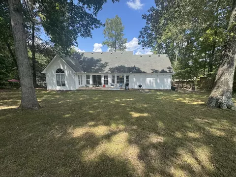 127 Silver Leaf Cir, Dickson, TN 37055 photo 2