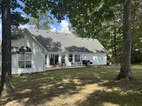 127 Silver Leaf Cir, Dickson, TN 37055 photo 3